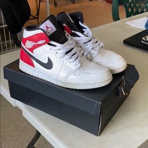 Air Jordan 1 Mid